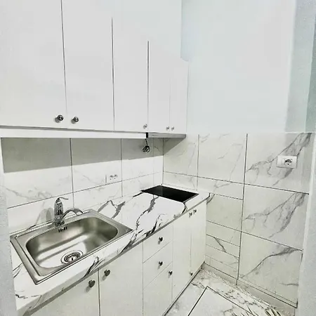 Guga Host House Sarandë