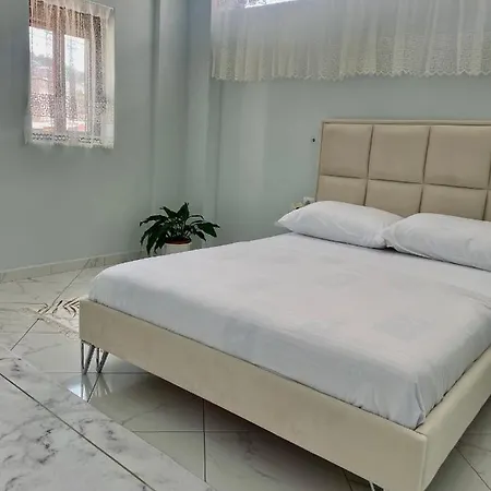Ferienhaus Guga Host House Sarandë