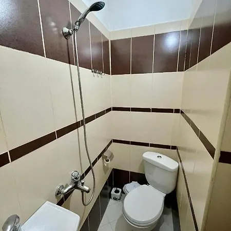 Guga Host House Ferienhaus Sarandë