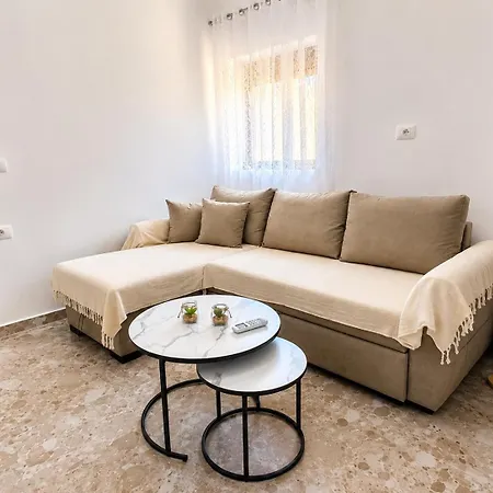 Guga Host House Sarandë