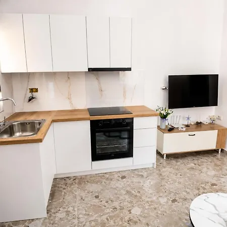 Guga Host House Sarandë